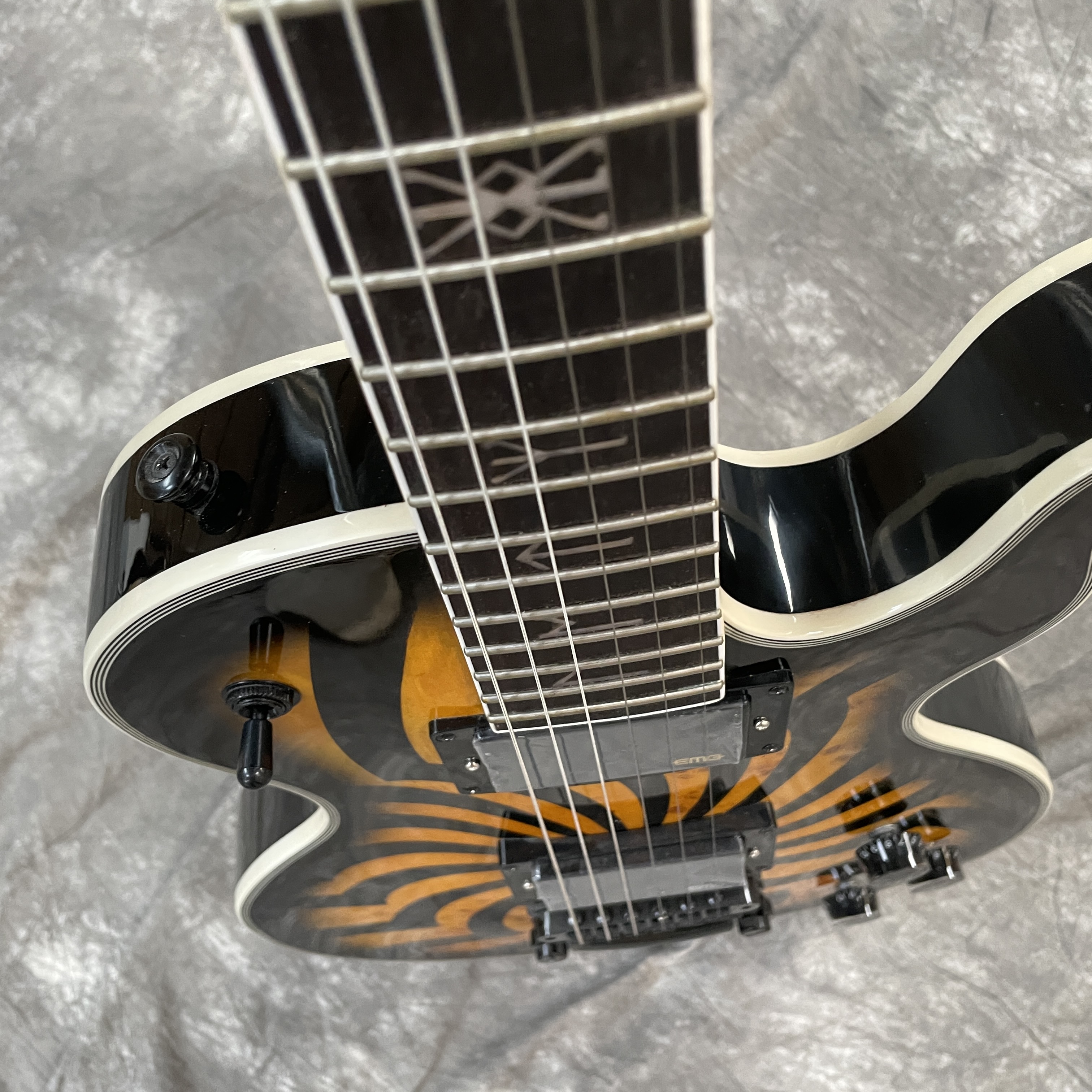 ザ・ワイルドワンズ The Wild Ones ギターピック Wylde Audio Odin Viking Totem Style Electric Guitar Fast Ship