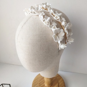 Ins Style fait à la main diadème de mariée fleurs en céramique accessoires de cheveux demoiselles <span class=keywords><strong>d</strong></span>'<span class=keywords><strong>honneur</strong></span> bandeau bijoux <span class=keywords><strong>couronne</strong></span> de mariage pour 2022 - Product Image 6
