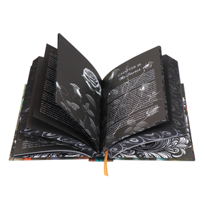 <span class=keywords><strong>Libro</strong></span> de Romance Oscuro de Edición Especial con Páginas Negras e Impresión con Tinta Blanca, Tapa Dura, Cubierta con Lámina Dorada y Bordes Pintados - Product Image 1
