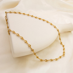 สร้อยคอฝังเพทายชุบทอง18K จี้แฟชั่นสำหรับงานเลี้ยงรูปทรงตัวยู - Product Image 4