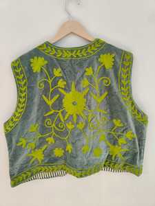 Chaleco de Terciopelo Verde, Bordado a Mano, Chaleco de Terciopelo Hecho a Mano, Chaqueta, Chaleco de Terciopelo Suzani, Chaleco de Terciopelo Floral Bohemio - Product Image 6