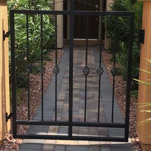 Portail de jardin décoratif en fer forgé avec système de verrouillage - Product Image 5