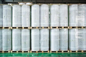 Papier en rouleau géant en silicone résistant aux hautes températures, papier enduit de silicone antiadhésif pour l'emballage alimentaire - Product Image 3