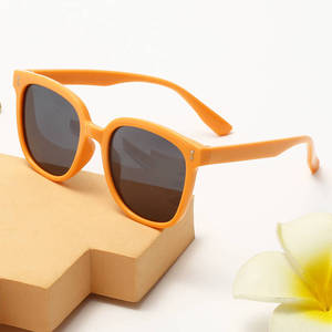 Hot Fashion Custom Logo per <span class=keywords><strong>bambini</strong></span> occhiali da sole polarizzati Beige verde Silicone UV400 protezione <span class=keywords><strong>bambini</strong></span> abbagliamento polare Anti-Uv400 sole - Product Image 1
