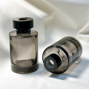 Botella Difusora Cilíndrica de Vidrio Vacía de 120 ml de Calidad con Tapa de Rosca, Superficie Personalizada e Impresión para Aromas, Garantía de Calidad - Product Image 1