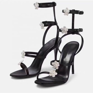 Sandales sexy pour femmes avec fleurs et diamants, escarpins à bride cheville et talons aiguilles pour robe - Product Image 1