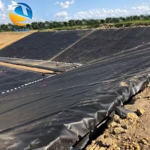 Géomembrane HDPE anti-UV pour revêtement de bassins d'<span class=keywords><strong>eau</strong></span> saumâtre et d'<span class=keywords><strong>eau</strong></span> salée dans l'aquaculture côtière, les fermes piscicoles et les applications de barrages - Product Image 1