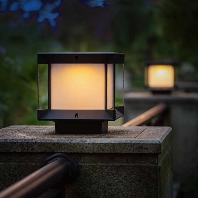 Outdoor IP65 LED E27 Aluminum Pillar Light with Warm White Light for Garden & Courtyard Decoration 2-Year Warranty