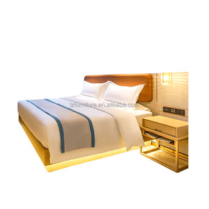 Ensemble de chambre d'hôtel économique : Lit en bois avec matelas et tête de lit capitonnée, tables de chevet – Mobilier pour projets hôteliers 3 étoiles - Product Image 6