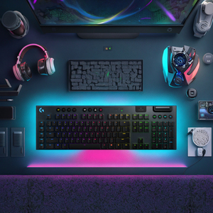 Teclado mecánico inalámbrico para juegos Iluminación RGB impermeable certificada para PC y computadora portátil con USB - Product Image 1