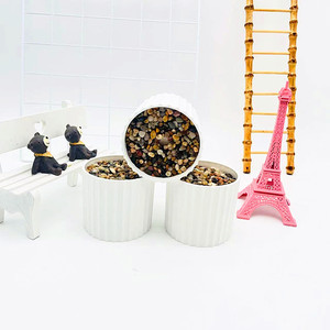 Pot de fleurs à rayures verticales en forme de galet, 7,5 pouces, en mousse réutilisable, mini pot pour décoration de bureau - Product Image 1