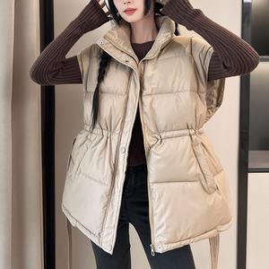 Chaleco acolchado de cuello alto con lazo en la cintura para mujer - Top de invierno sin mangas a la moda - Product Image 4