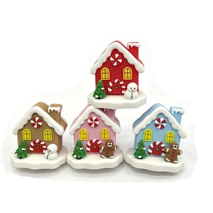 Cuentas de Silicona con Diseño Navideño de Casa y Muñeco de Nieve para Hacer Joyería en Colores Rojo, Rosa, Azul y Marrón - Product Image 4