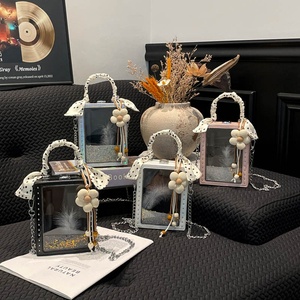 Nuova Borsa a Tracolla a Forma di Fotocamera in Pelle PU, Casual e Divertente, Stile Vintage, con Manico a Sciarpa, Lucida - Product Image 2