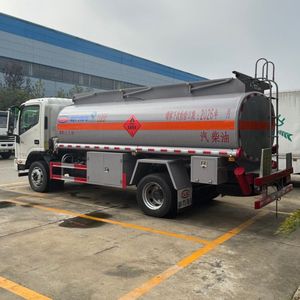 Camion-citerne à carburant JAC 4x2 10000L neuf, camion de livraison de carburant diesel avec distributeur et pompe à carburant - Product Image 5