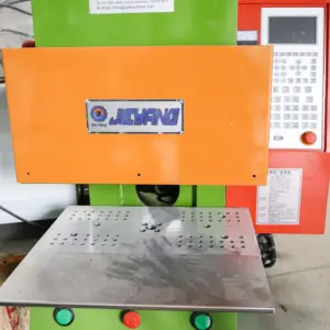 TYPE C INJECTION MACHINE FOR POWER PLUGS CORDS TC-003