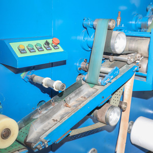 Ligne de production de machines à fabriquer des serviettes hygiéniques, équipement d'occasion pour serviettes hygiéniques, <span class=keywords><strong>prix</strong></span> bas, bonne qualité pour les usines - Product Image 4
