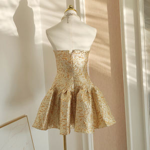 Robe de soirée trapèze sans bretelles cintrée à volants en jacquard fil d'or, style fille de la haute couture française, en tissu crêpe - Product Image 2