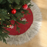 Nouvelle jupe de sapin de Noël classique en feutre rouge avec bordure en fausse fourrure et décorations flocons de neige pour la maison et l'usine