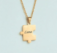 Kalung Puzzle Custom SongYi dengan Ukiran, Kalung Pasangan Persahabatan yang Dipersonalisasi untuk Hadiah