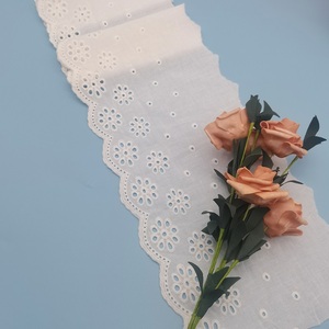 Adorno de encaje floral bordado de algodón de 19cm con diseño de gasa festoneada elegante para coser y hacer manualidades XX 30X10X40 - Product Image 2