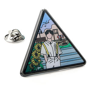 Badges personnalisés de haute qualité, émail doux, or, petit smiley, émoticône, épingle à revers - Product Image 2