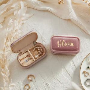 Caja Organizadora de Joyas para Damas de Honor, Estuche de Almacenamiento de Anillos y Collares de Viaje, Personalizado con Nombre en Dorado, Regalo para Ella - Product Image 2
