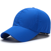 Casquettes de baseball en nylon perforées à découpe laser, séchage rapide, avec logo imprimé sur tissu courant, motif lettres non structuré à 6 panneaux, personnalisables