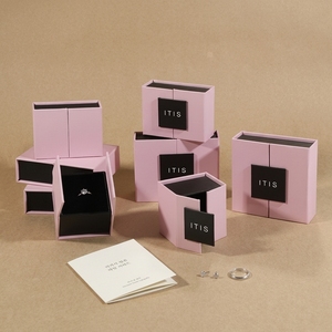 Scatola Portagioie Personalizzata Rosa a Doppia Anta Magnetica per Anelli e Collane in Vendita Diretta dalla Fabbrica - Product Image 1