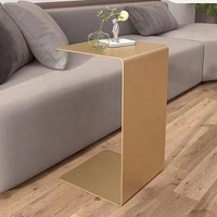 Minimalistischer C-förmiger Beistelltisch aus Edelstahl im italienischen Stil, leichter, luxuriöser, schlichter Wohnzimmer-Couchtisch, rechtwinkliger Eckentisch