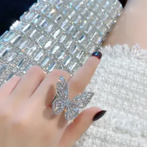 Koreanischer trend iger Hochzeits schmuck Übertriebener hohler verstellbarer Ring Glänzender Schmetterlings öffnungs ring für Damen