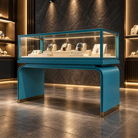 Schmuck-Vitrine mit LED-Beleuchtung, Maßgefertigte Sammlerstück-Vitrine für Halsketten, Uhren und Schmuck
