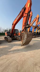 Excavatrice sur chenilles hydraulique Doosan DX225/DX220/DX200 d'origine, 22 tonnes, modèle 2024, avec moteur et pompe pour la construction - Product Image 6