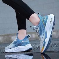 Nouvelles Chaussures de Sport Décontractées pour Hommes à Lacets en Maille Respirante, Confortables et Légères pour la Marche, le Tennis et la Course Printemps