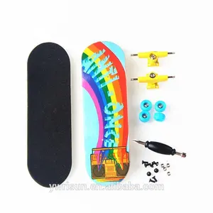 Baru grosir mainan kustom profesional Skateboard jari 30mm 32mm menebal Super lembut PU Non-Slip Skateboard Mini