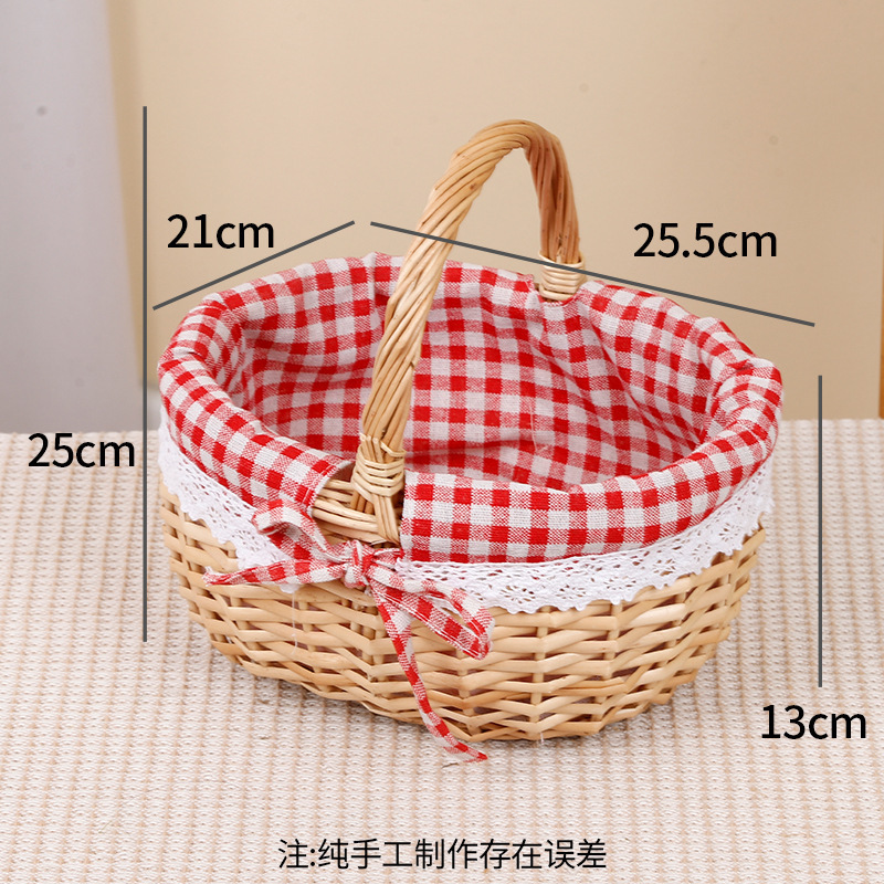 Cesta de maternidad pequeña de mimbre a cuadros rojos