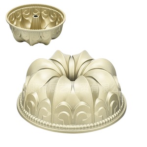 Moule à gâteau en aluminium doré antiadhésif de qualité supérieure, durable, à rainures, pour la pâtisserie à domicile et l'utilisation en cuisine - Product Image 4