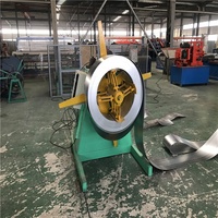 Machine à fabriquer des panneaux de lattes nervurées, machine à fabriquer des lattes nervurées expansées