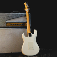 High-quality Custom-made 6-string Electric Guitar 22-fret Poplar Body 6-point Tremolo Bridge C-shape Maple Neck S-S-H Pickup