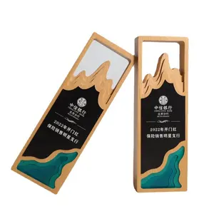 나무 산과 강 교수형 패 선물 크리에이티브 명예 나무 트로피 번호판