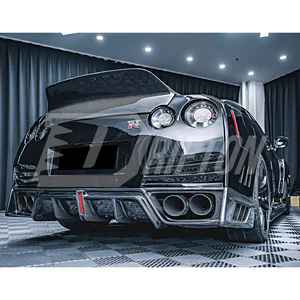 Botas traseras de fibra de carbono CMST Highkick para tapa de maletero Nissan GTR R35 - Product Image 3