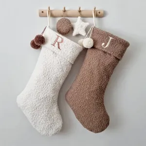 批发定制羊绒圣诞袜和长筒袜圣诞与Pom Pom圣诞袜