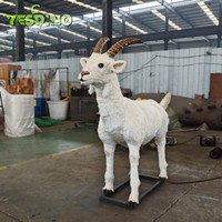 Modèle de chèvre blanche réaliste de qualité supérieure Simulation intérieure très réaliste pour le décor/expositions de centre commercial public à la maison