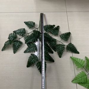 Feuilles de fougère artificielles en soie de haute qualité - Décoration murale moderne 50 cm 3 branches 7 feuilles Modèle Utilisation intérieure/extérieure - Product Image 6
