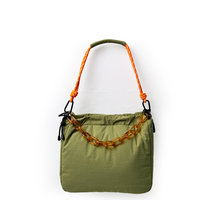 Leichte Damen-Sporttasche mit Anpassbarem Logo, Große Wasserdichte Gesteppte Nylon-Umhängetasche, Weekender Halbmond-Tasche