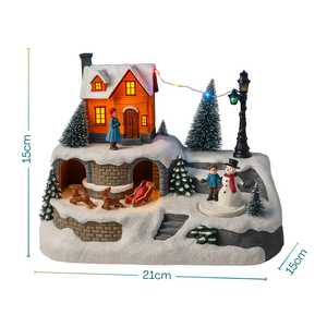 Scène de village de Noël avec maison, rennes, traîneau, bonhomme de neige, lumières et mouvements, 23,5x16x17 cm, décoration de fêtes - Product Image 2