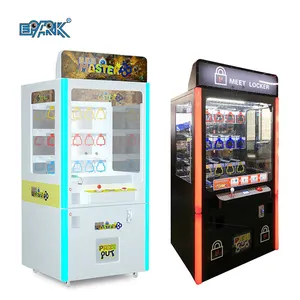 Distributore automatico arcade con accettore di banconote, moneta della Malesia, chiave master, bambola da gioco, premio, vendita