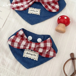 Babero triangular de mezclilla BaLang para mascotas con lazo rojo a cuadros para perros y gatos, accesorios lavables para mascotas para todas las estaciones - Product Image 2