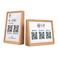 Support de présentation de table autoportant en acrylique transparent avec base en bois recyclable moderne pour cartes de prix en magasin, restaurant, bureau