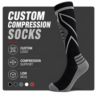 Chaussettes de compression personnalisées à pression dégradée avec soutien de la voûte plantaire pour la course à pied, le cyclisme et les sports – Fabricant OEM